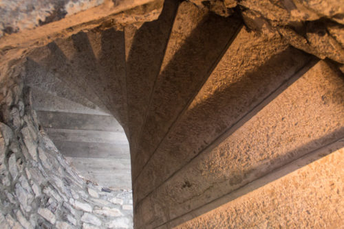 escaliers chateau miolans