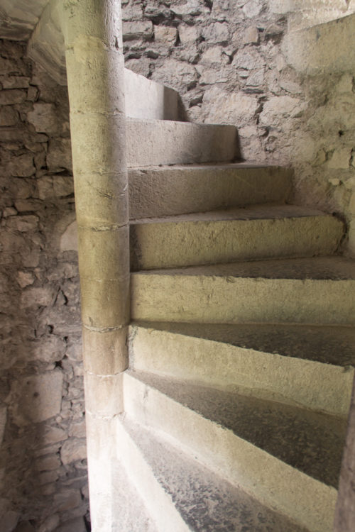 escaliers chateau miolans